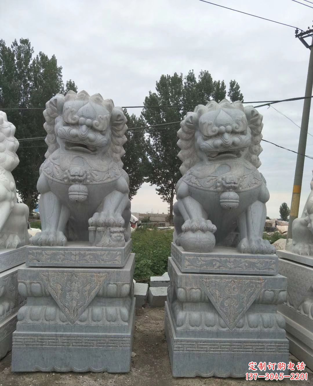 重庆青石狮子象征力量的传统精灵