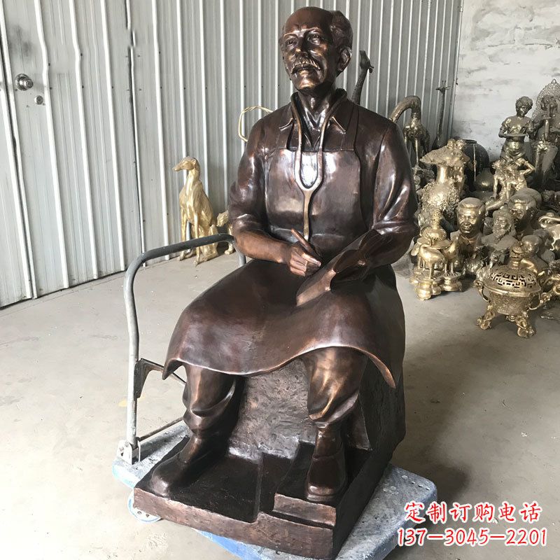 重庆白求恩坐姿纯铜雕塑赞颂英雄的象征