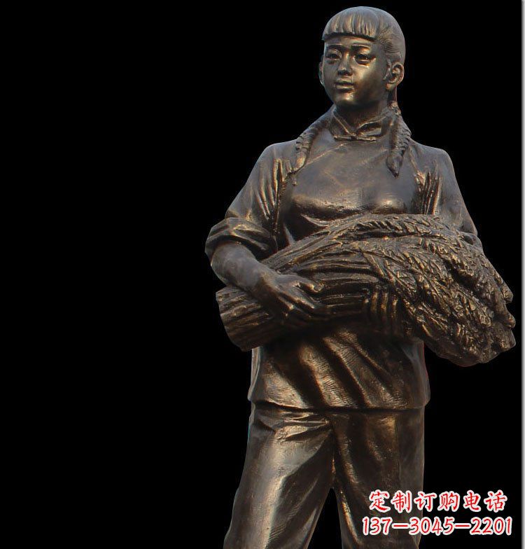 重庆“农耕抒情”女子铜雕