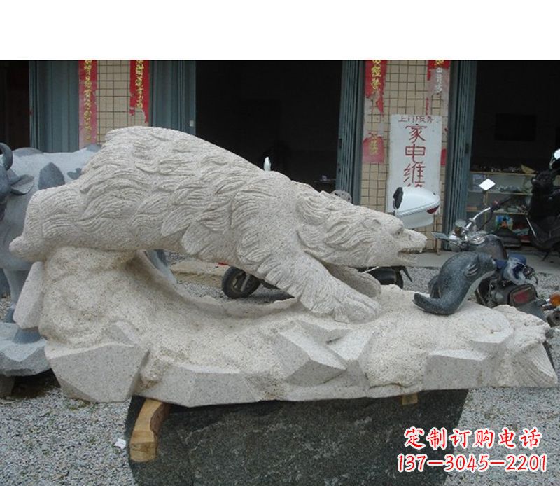 重庆北极熊精灵精致细腻的雕塑装饰