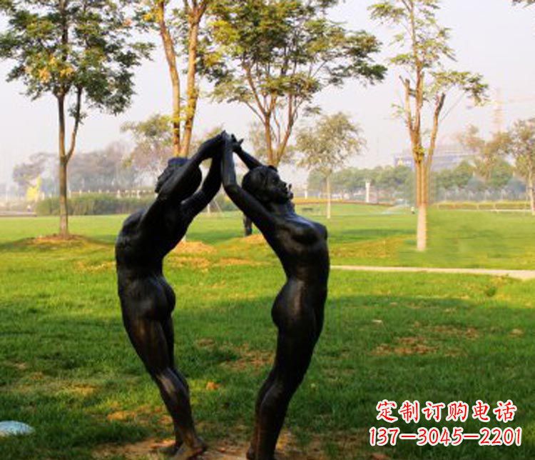 重庆情侣之恋——让爱永不褪色的铜雕