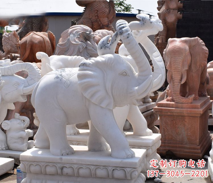 重庆“优雅大象”汉白玉雕塑