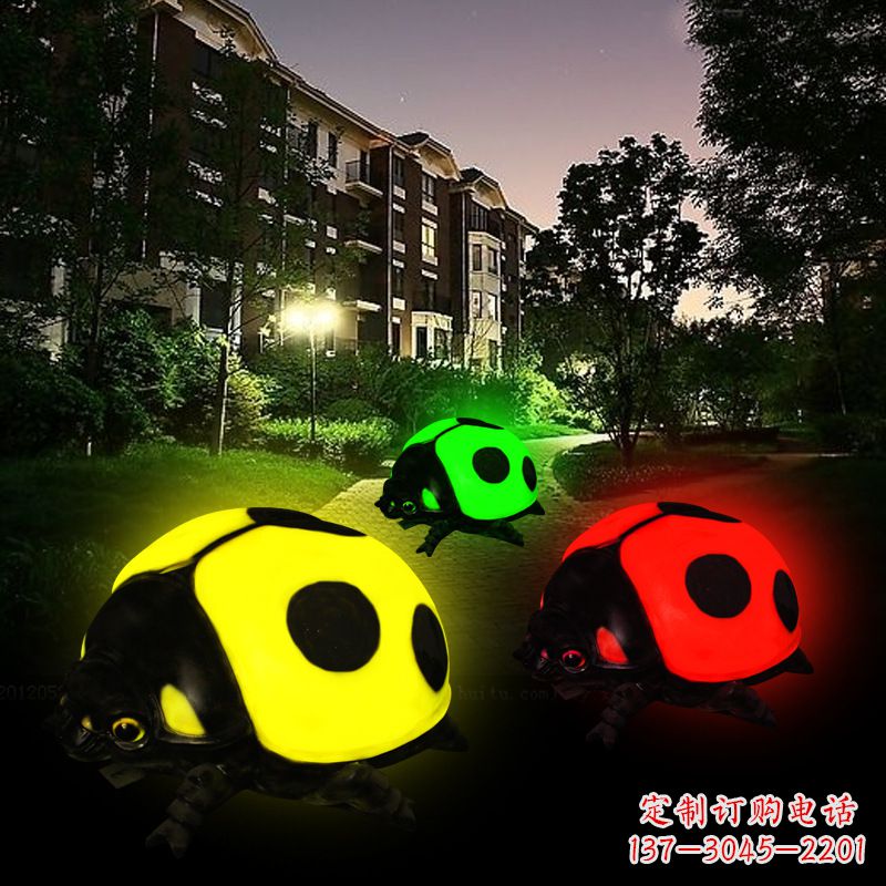 重庆玻璃钢发光七星瓢虫雕塑璀璨夺目的夜景