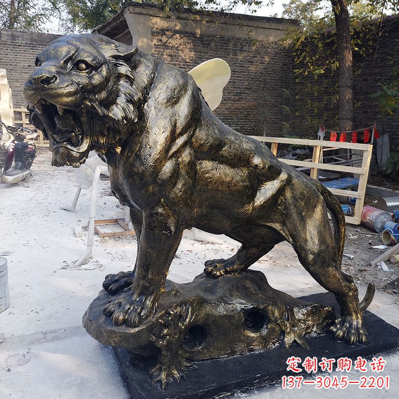 重庆玻璃钢仿铜老虎雕塑