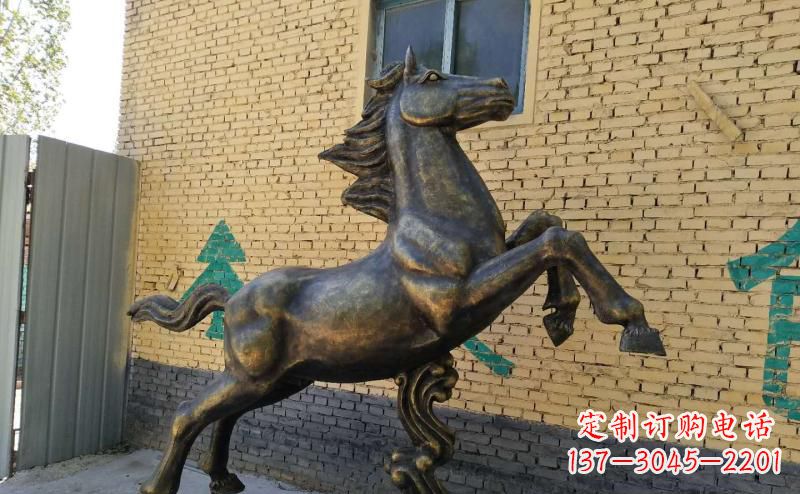 重庆马雕塑玻璃钢仿铜创作的艺术