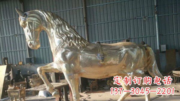重庆玻璃钢仿铜动物雕塑——给马公园带来活力