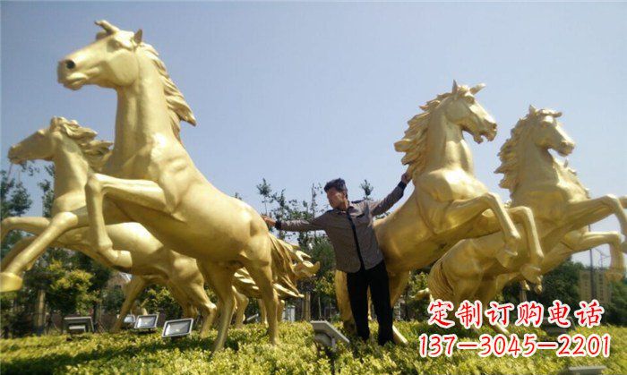 重庆高雅而古典的玻璃钢马雕塑
