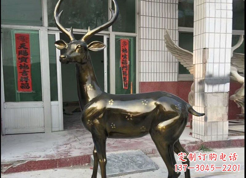 重庆玻璃钢梅花鹿雕塑精美的艺术瑰宝