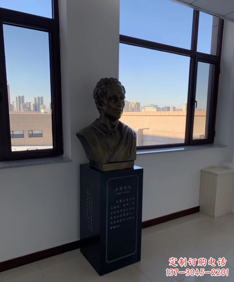 重庆玻璃钢仿铜西方名人孟德斯鸠头像