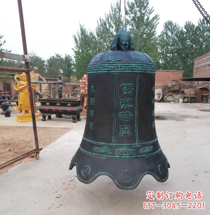 重庆玻璃钢铜钟雕塑精美外观，持久耐用