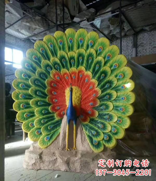 重庆玻璃钢制作的孔雀雕塑