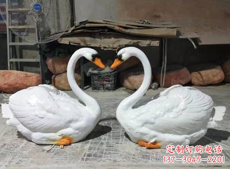 重庆玻璃钢仿真发光天鹅雕塑