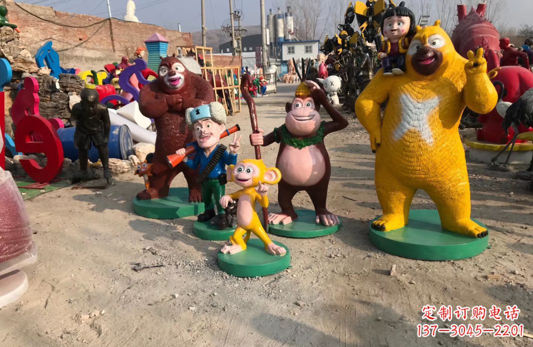重庆玻璃钢仿真熊二雕塑一种可爱的艺术品