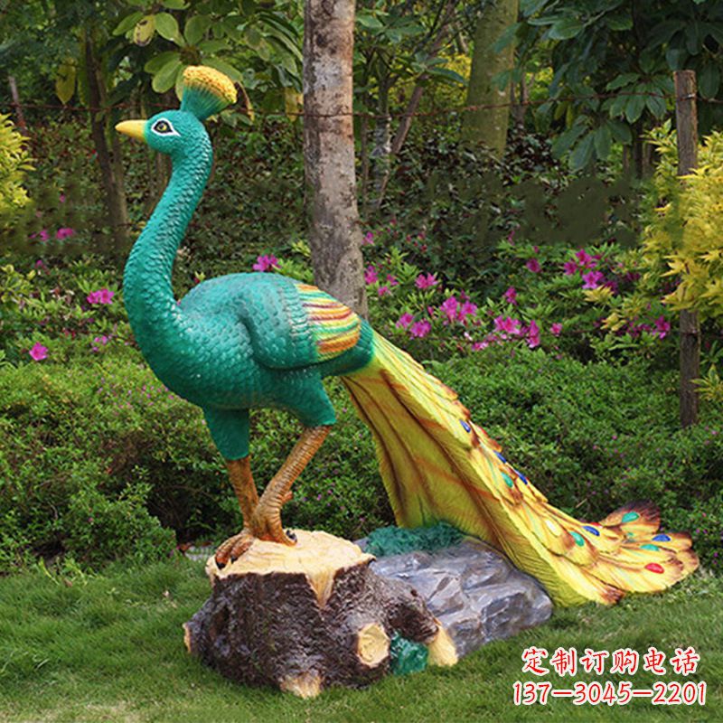 重庆玻璃钢制作的孔雀雕塑