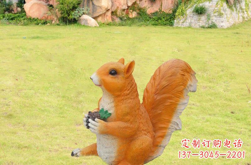 重庆玻璃钢制作的松鼠雕塑