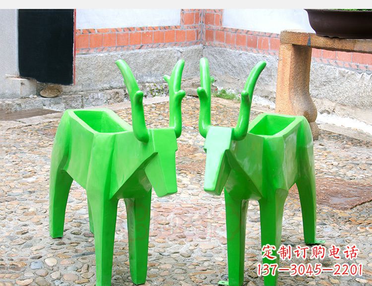 重庆玻璃钢几何花盆雕塑——给动物们一个温暖的家