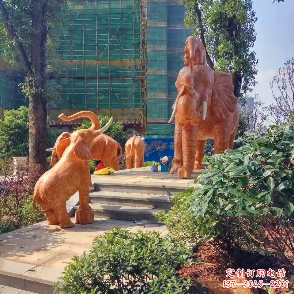 重庆玻璃钢卡通大象雕塑——给小区园林带来活力