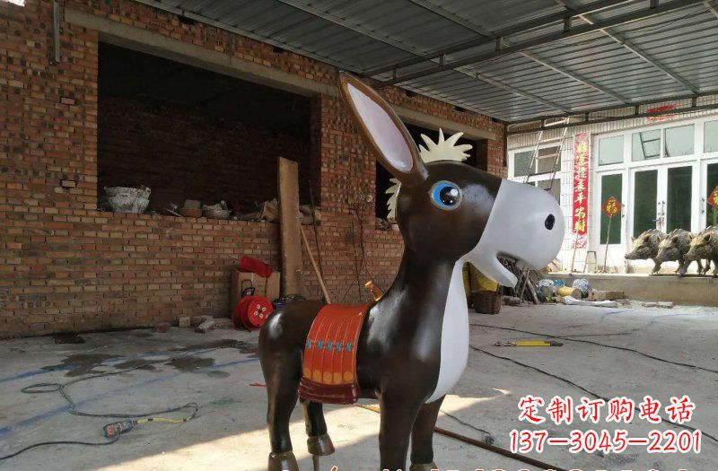 重庆玻璃钢毛驴雕塑一种抒情的艺术形式