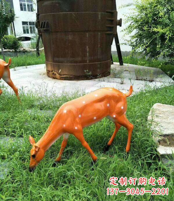 重庆梅花鹿雕塑精美的艺术品