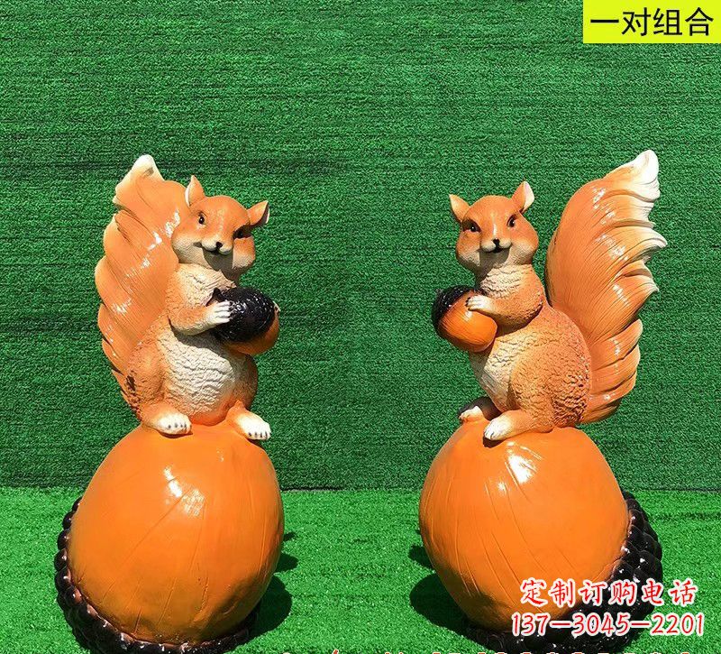 重庆玻璃钢松鼠雕塑