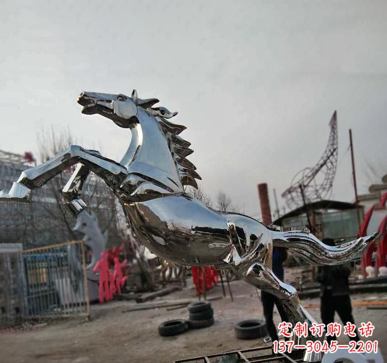 重庆不锈钢奔跑马雕塑驰骋在人间的艺术精灵