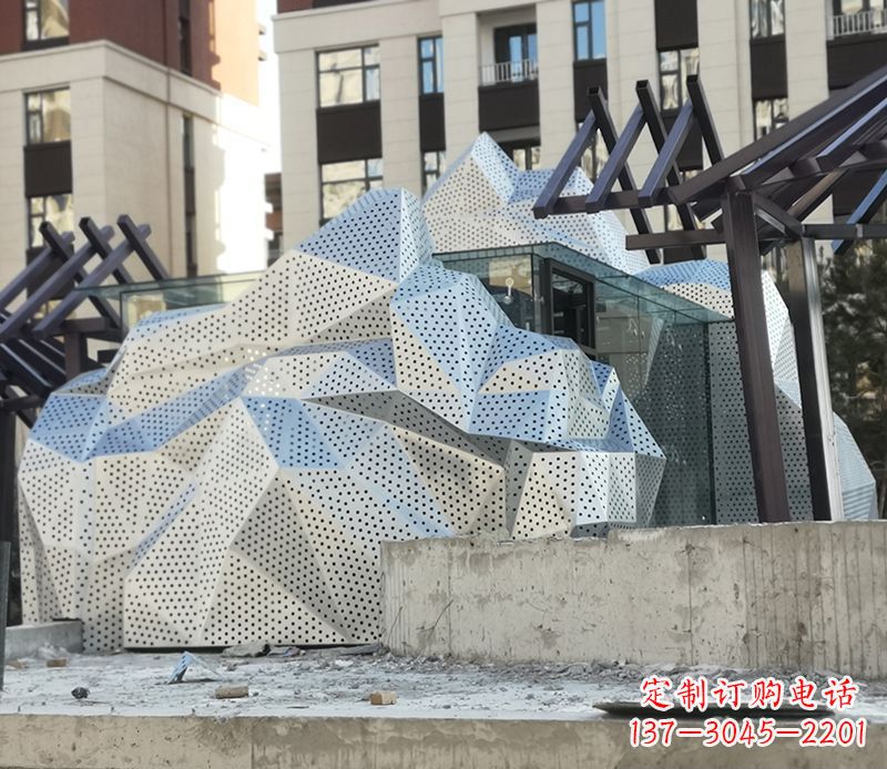 重庆不锈钢假山雕塑给空间带来更多活力