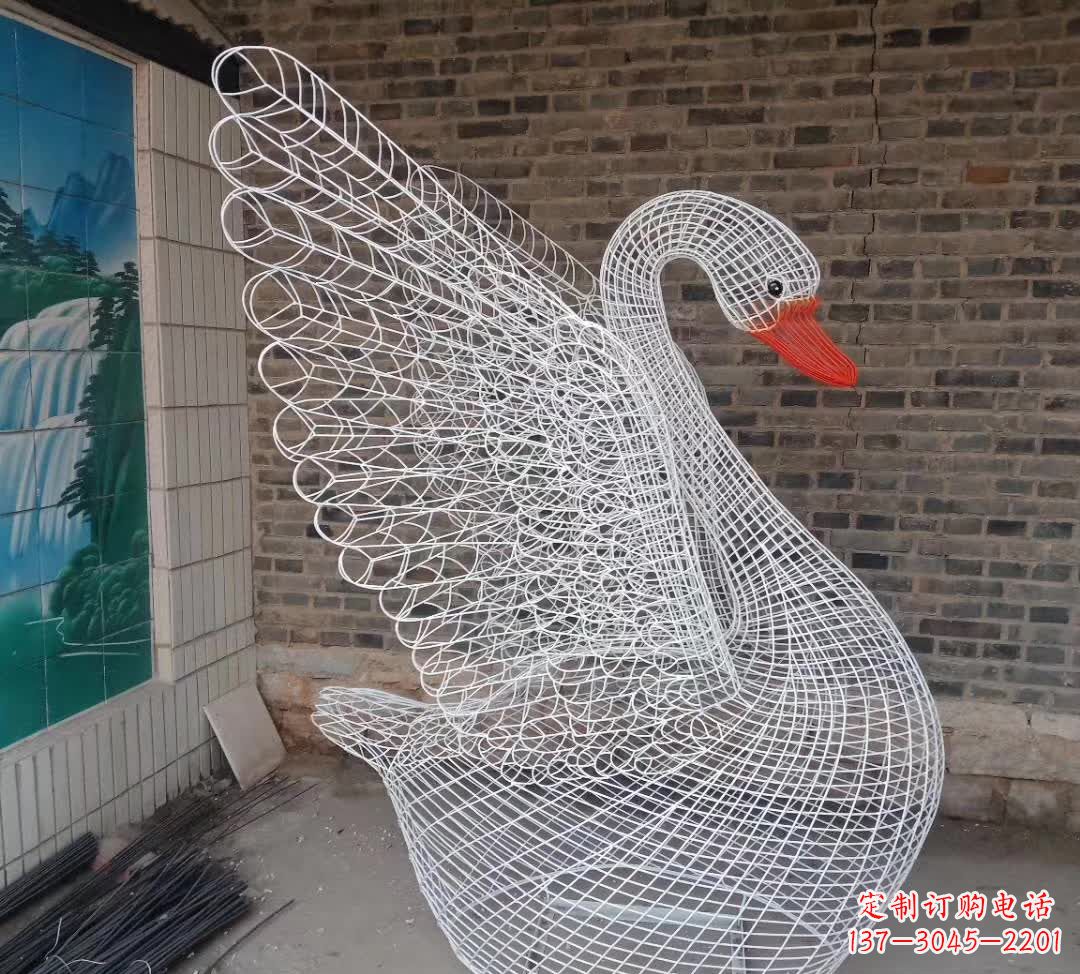 重庆不锈钢制天鹅雕塑象征着和谐与美好