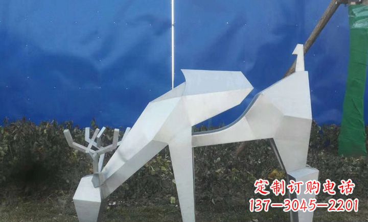 重庆梅花鹿不锈钢不规则雕塑的传奇