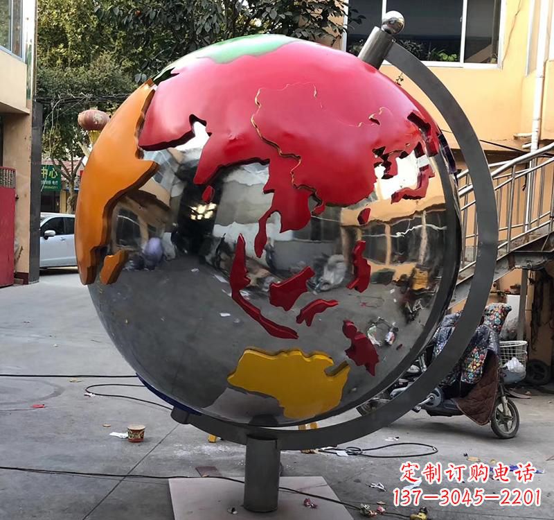 重庆不锈钢彩绘地球仪雕塑