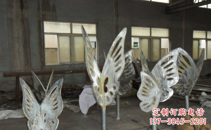 重庆不锈钢彩色蝴蝶景观雕塑——美丽色彩装点美景