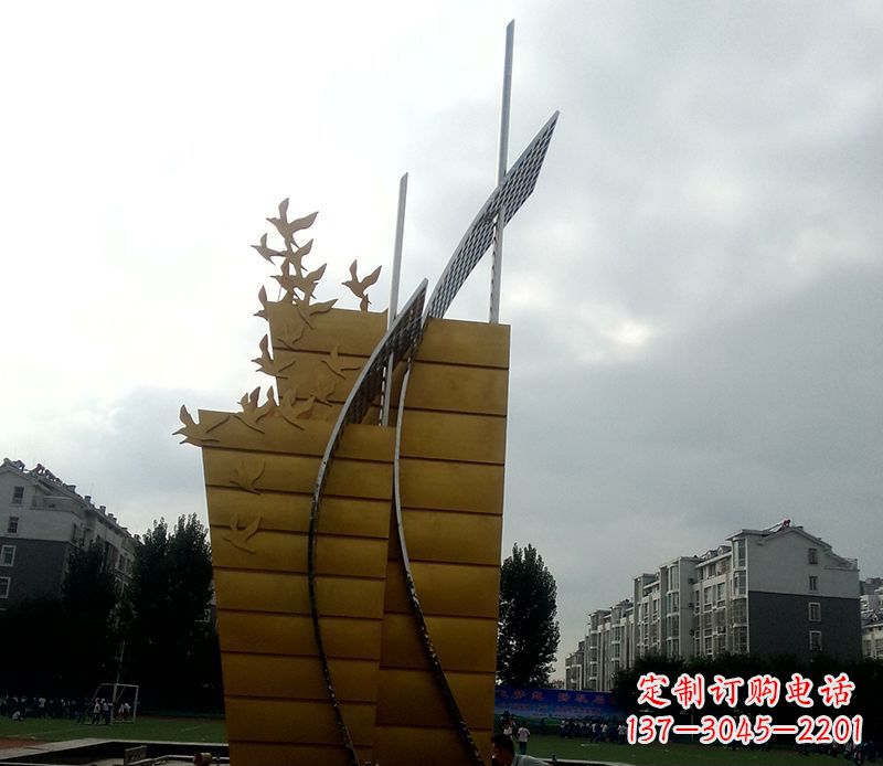 重庆不锈钢帆船雕塑象征城市的起航