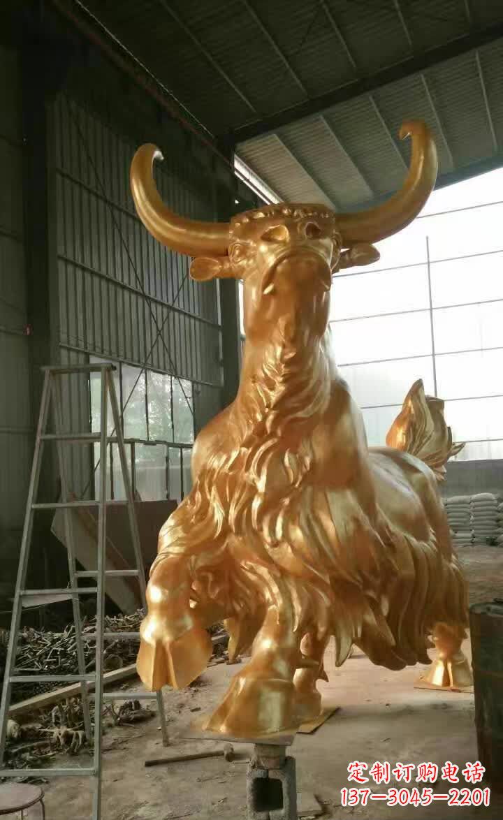 重庆不锈钢城市的钛金牦牛雕塑