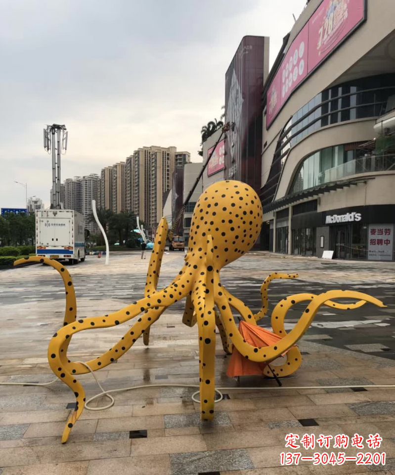 重庆不锈钢章鱼雕塑一座海洋之城的标志