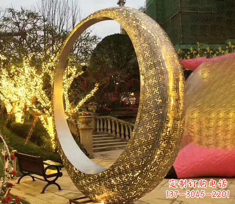 重庆不锈钢发光月亮雕塑艺术与科技的结合