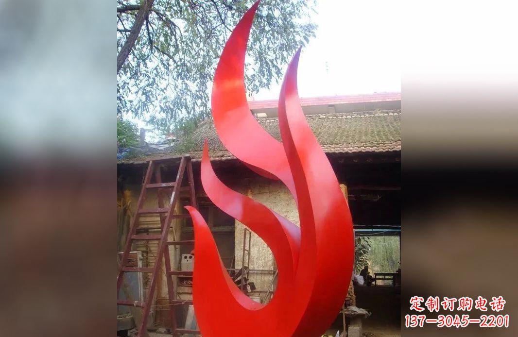 重庆凤凰展翅飞翔的不锈钢雕塑