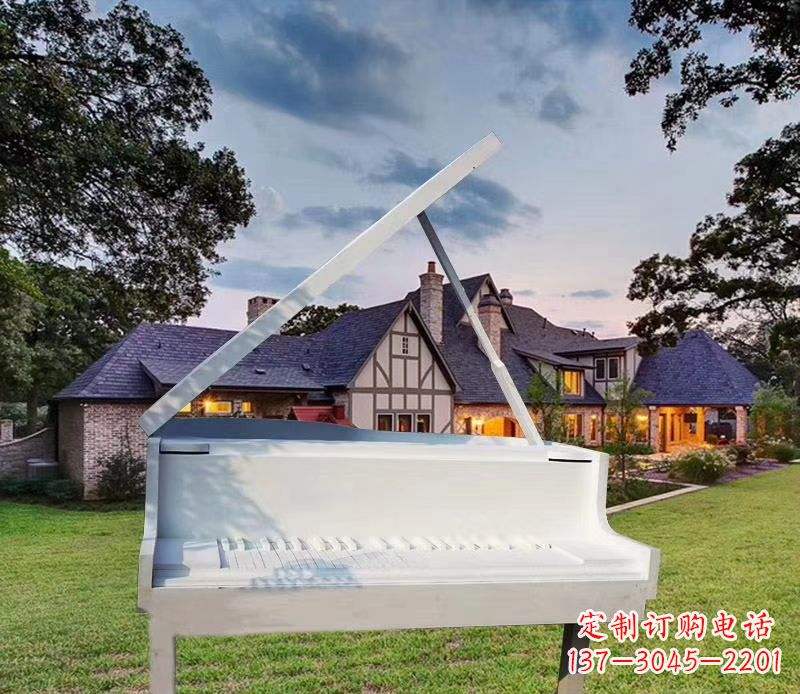 重庆钢琴雕塑——点缀广场景观