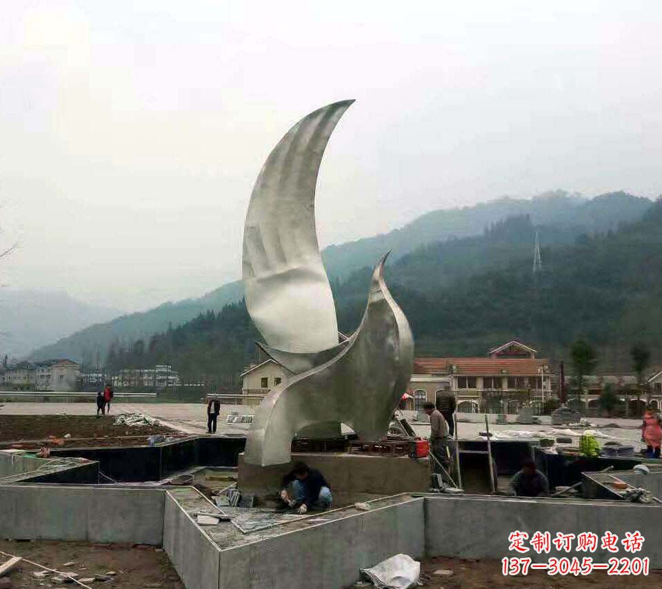 重庆不锈钢鸽子雕塑——象征着和平与祥和