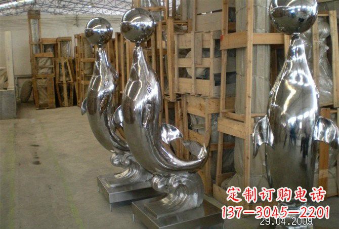 重庆不锈钢海豚顶球雕塑