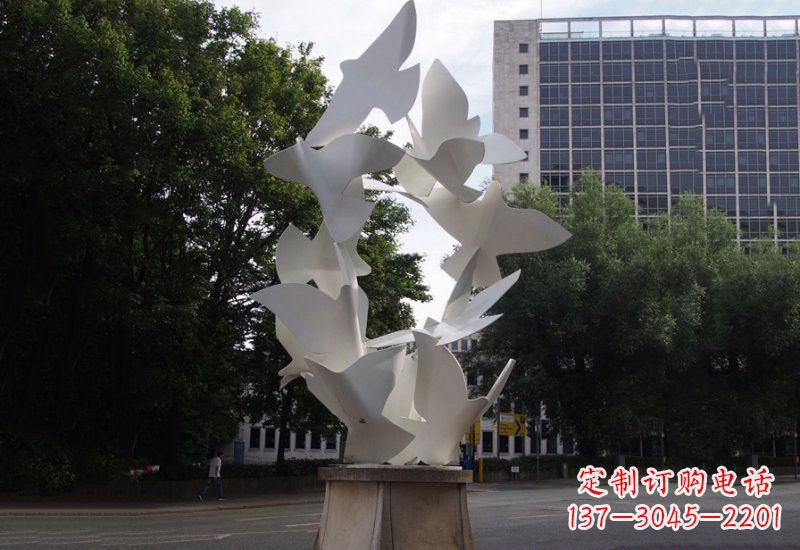 重庆美丽而宁静的不锈钢和平鸽雕塑