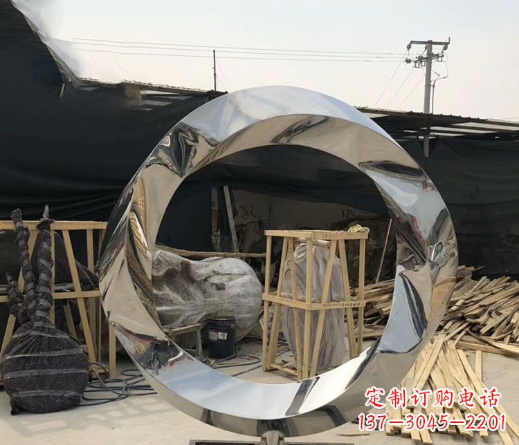 重庆不锈钢抽象镜面圆环雕塑