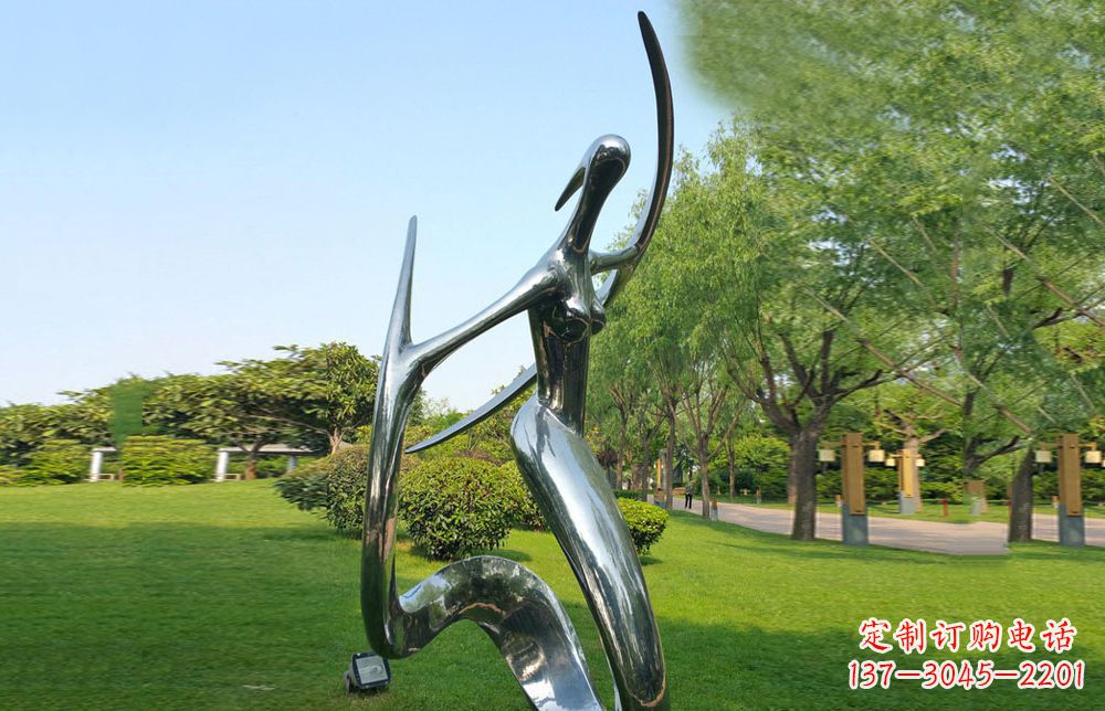重庆不锈钢美女雕塑给公园注入活力