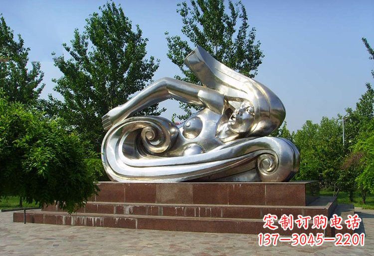 重庆浪漫游泳不锈钢女孩雕塑