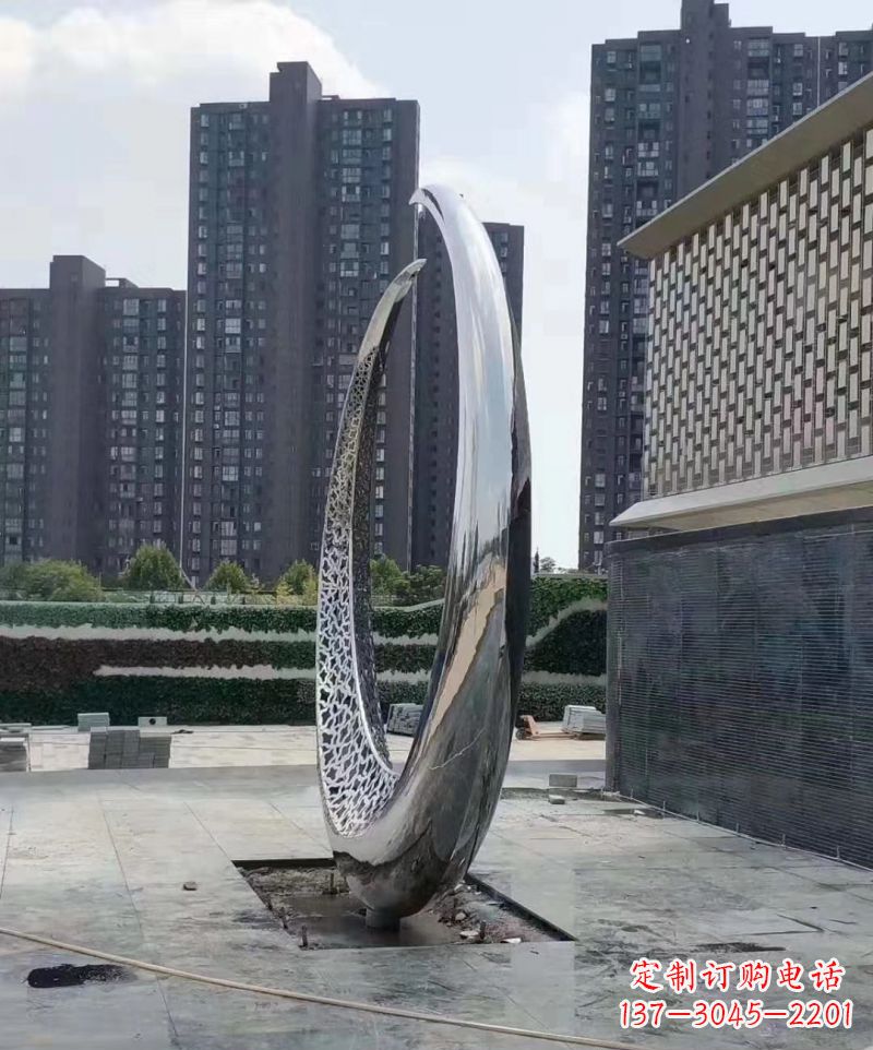 重庆精美不锈钢月亮雕塑