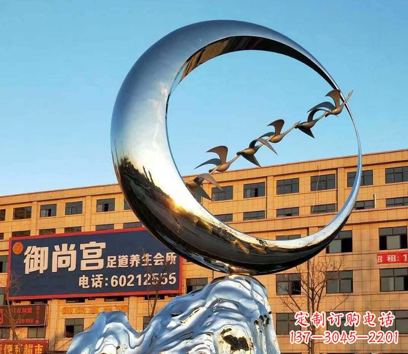 重庆不锈钢大雁雕塑象征着生机勃勃的美丽