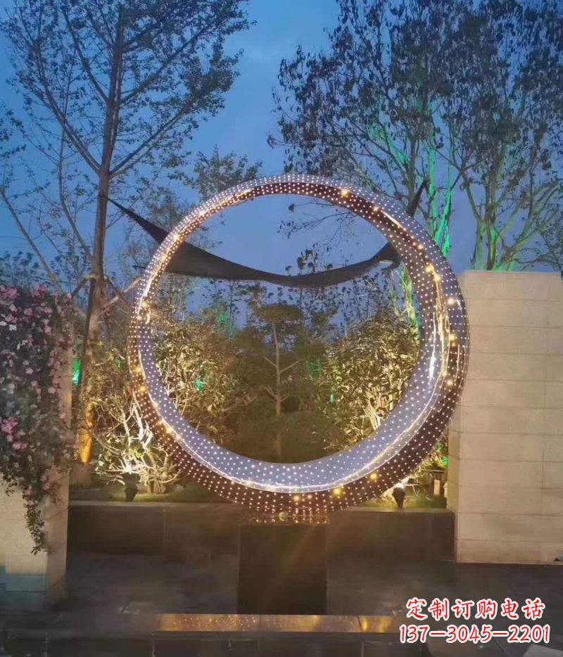 重庆不锈钢圆环雕塑艺术与环境的完美结合