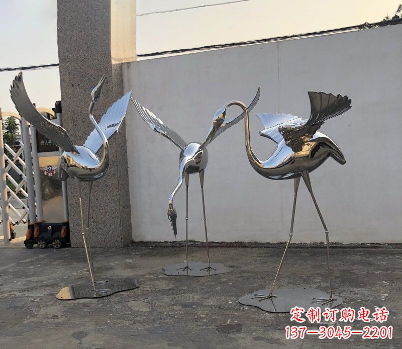 重庆不锈钢锻造的丹顶鹤雕塑