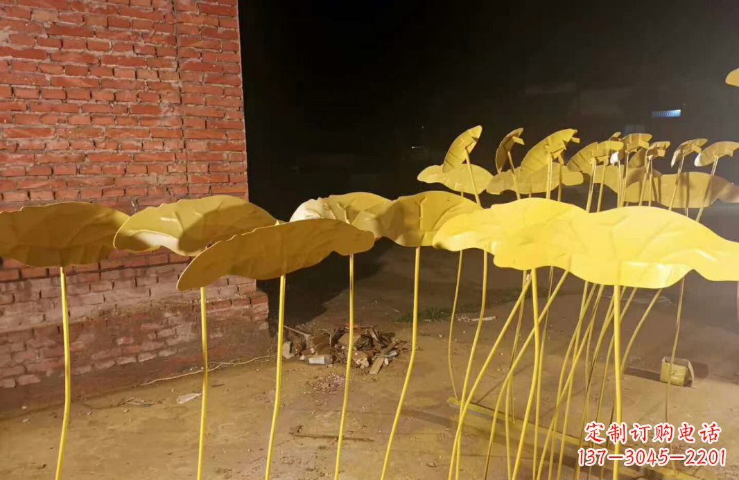 重庆不锈钢荷花雕塑优雅而永恒