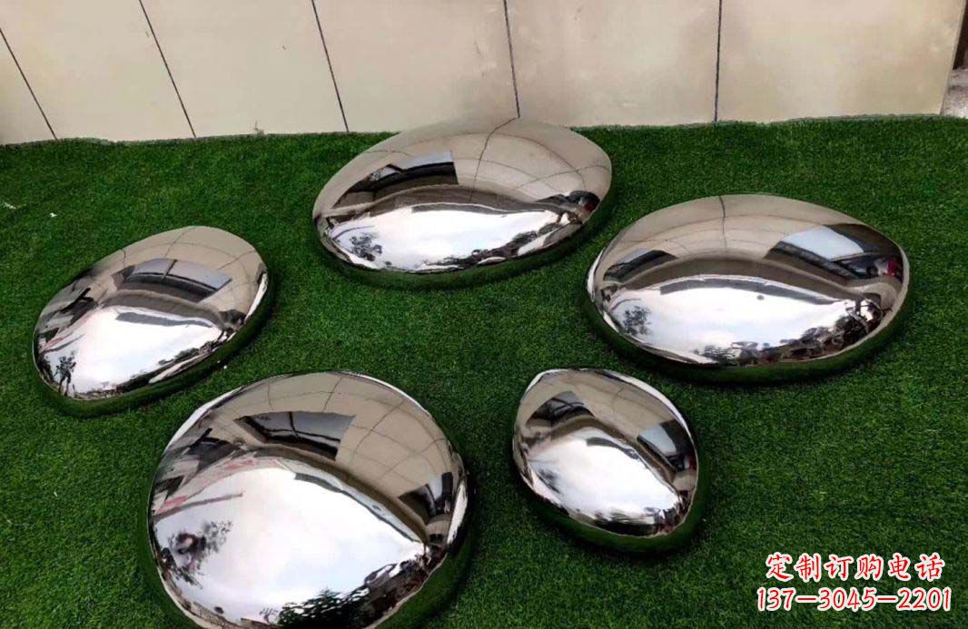 重庆不锈钢鹅卵石雕塑艺术品的精致之美