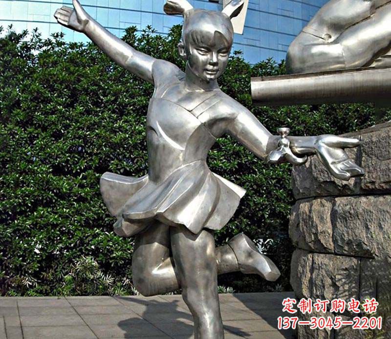 重庆不锈钢儿童踢毽子雕塑传承传统文化