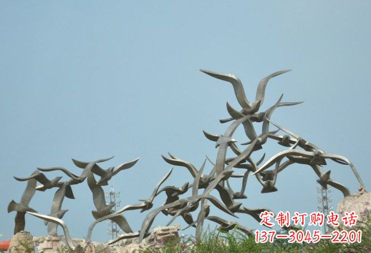 重庆不锈钢大雁雕塑一只翱翔天际的艺术品
